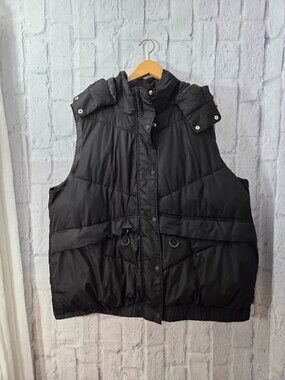 Ozark Trail Women's 1X (16W-18W) Black Full Zip Hooded Quilted Puff Vest